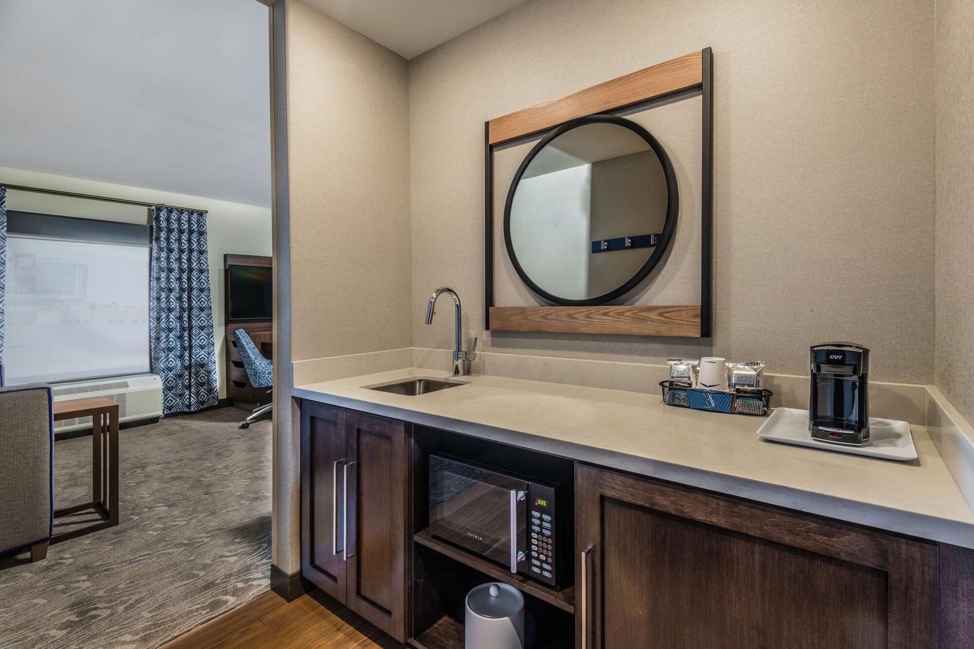 Hampton Inn & Suites Fort Wayne Downtown Экстерьер фото
