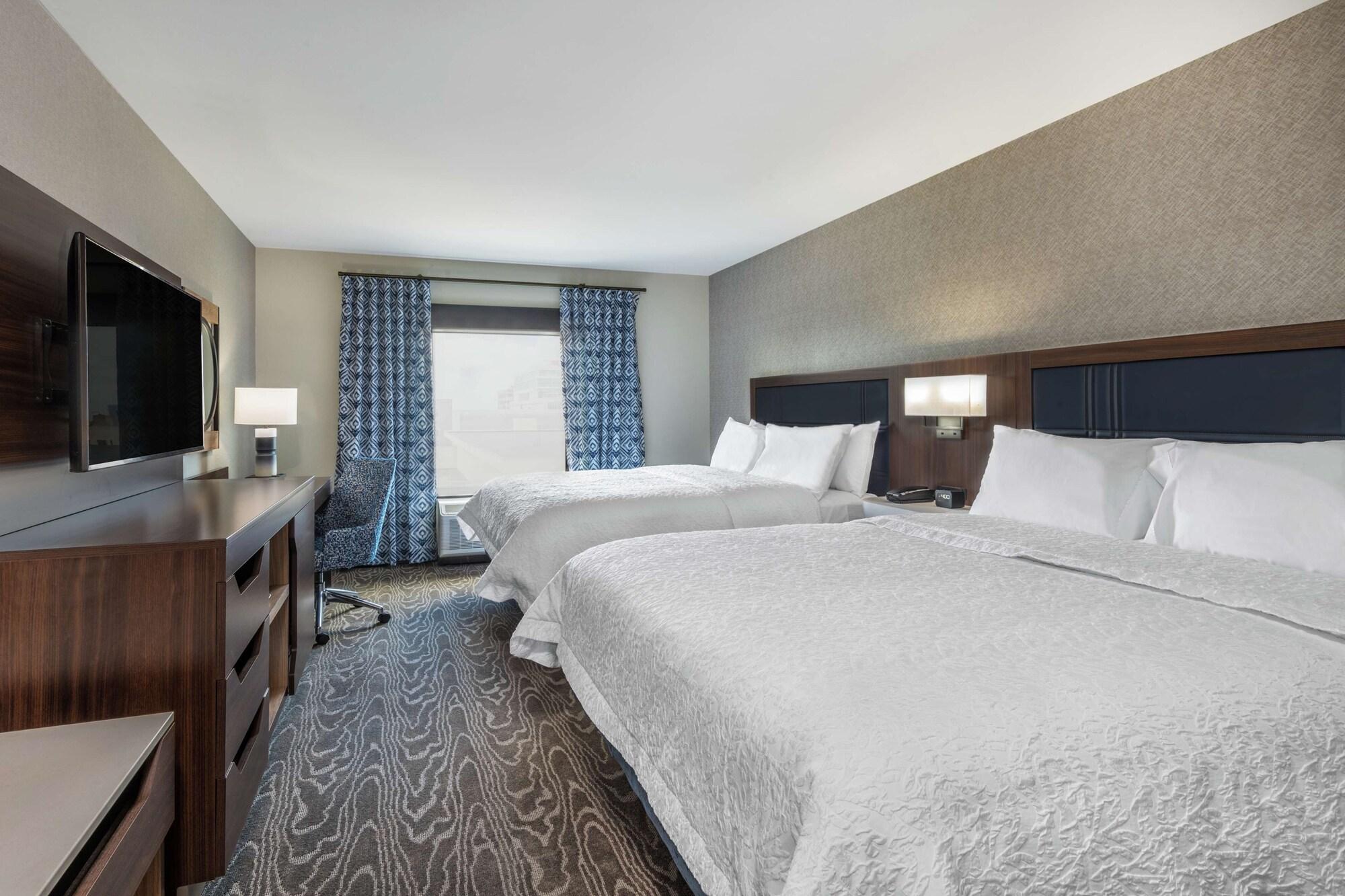 Hampton Inn & Suites Fort Wayne Downtown Экстерьер фото