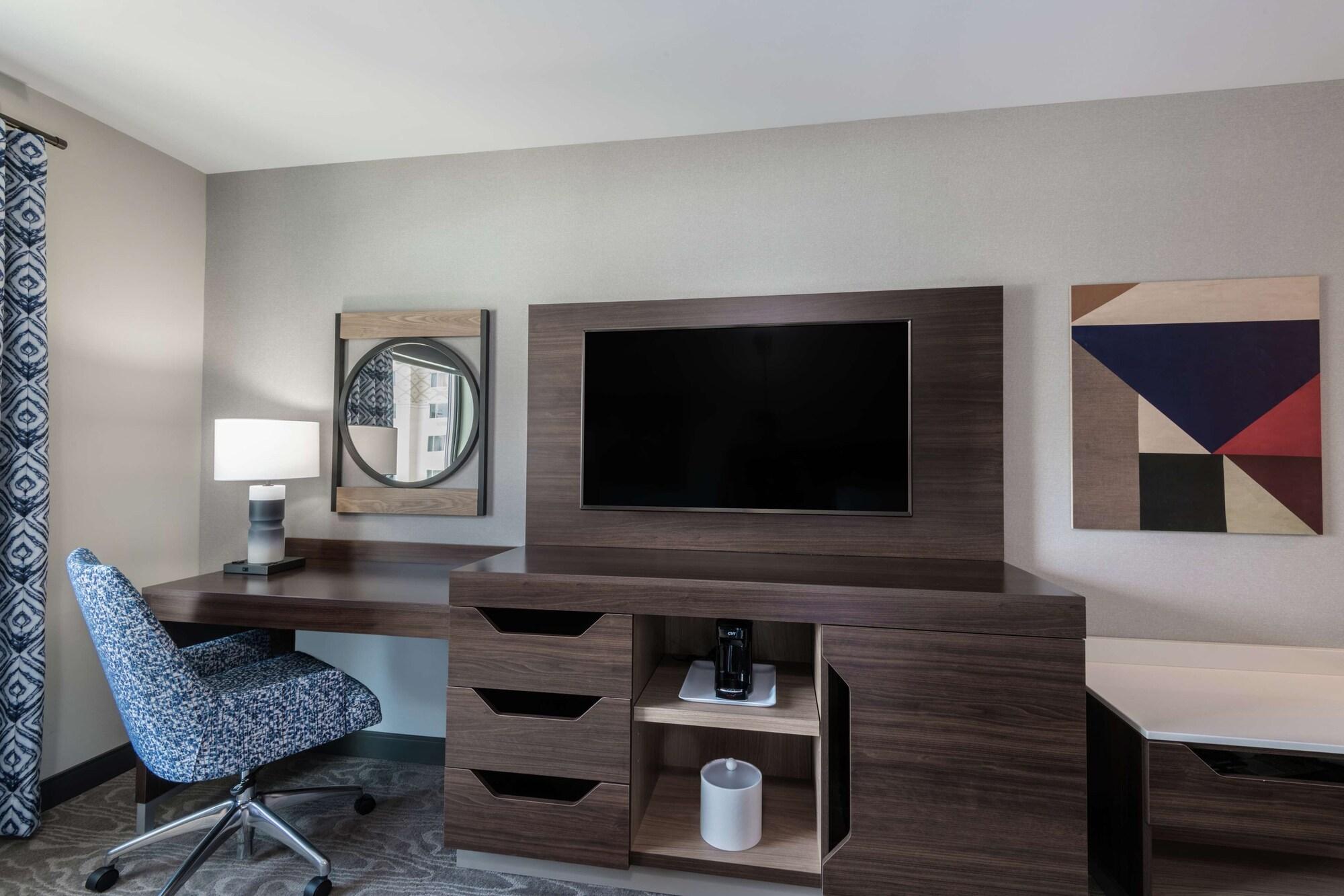 Hampton Inn & Suites Fort Wayne Downtown Экстерьер фото