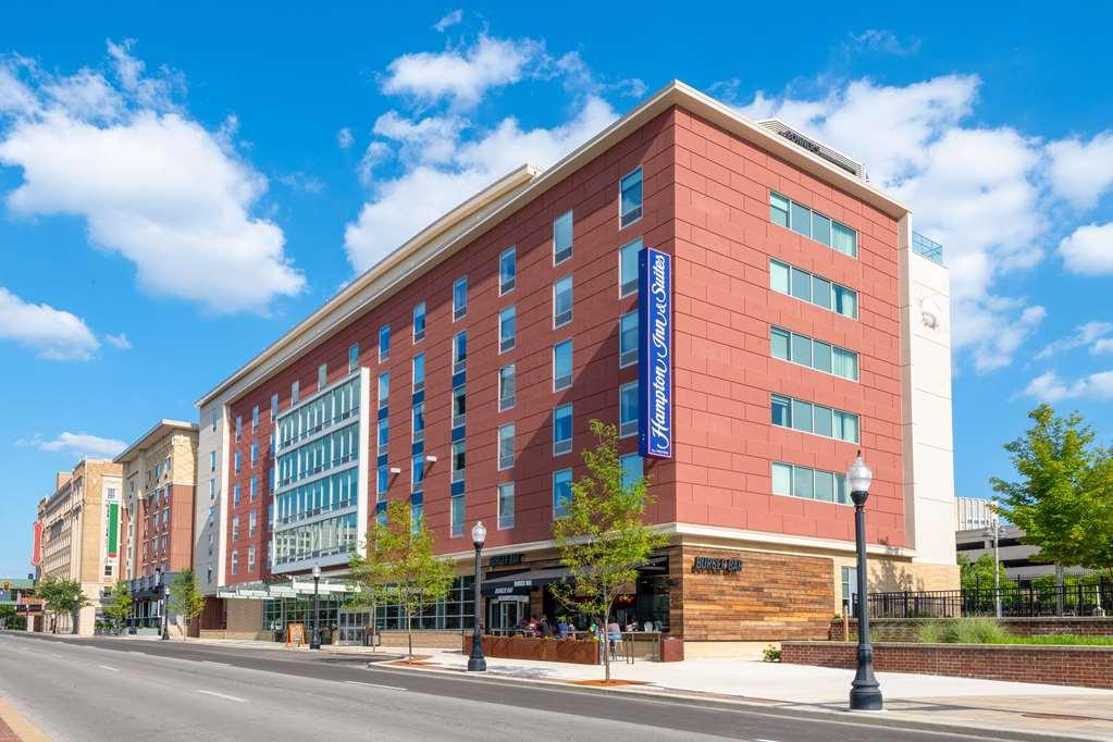 Hampton Inn & Suites Fort Wayne Downtown Экстерьер фото